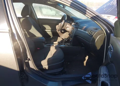 2010 Ford Fusion Se z USA, uszkodzony, nr VIN 3FAHP0HA2AR402573